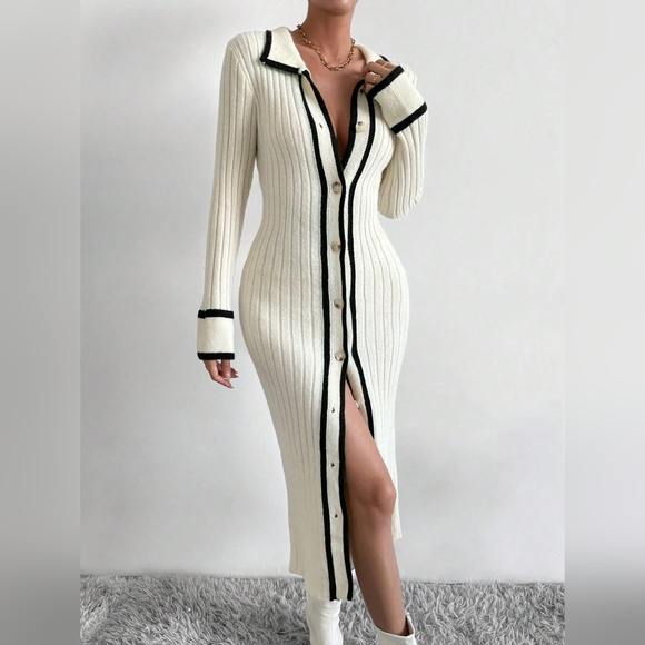 Contrasting Color Knitted Dress With Button Accents - Picture 5 of 7